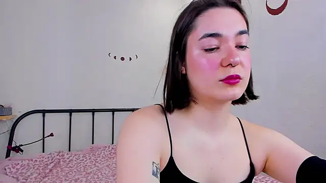دردشة LiyaFly الجنسية المباشرة