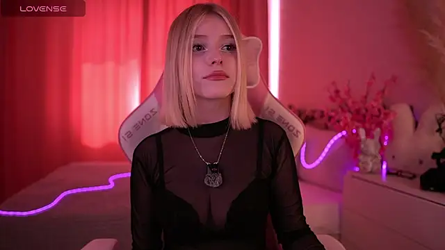 Dragonwind élő XXX-chatje