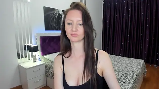 NikaHoney's Live XXX Chat