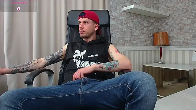 JonahShaw Chat XXX in diretta