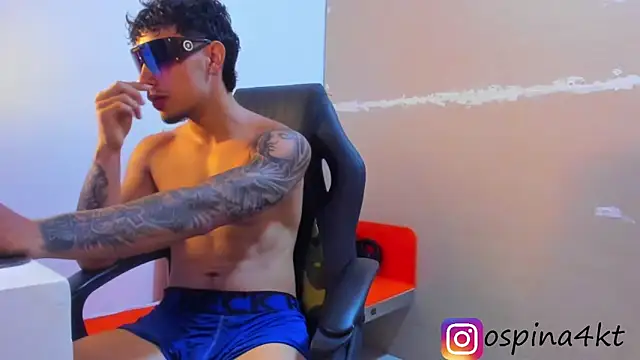 Noah_Sins Show in webcam
