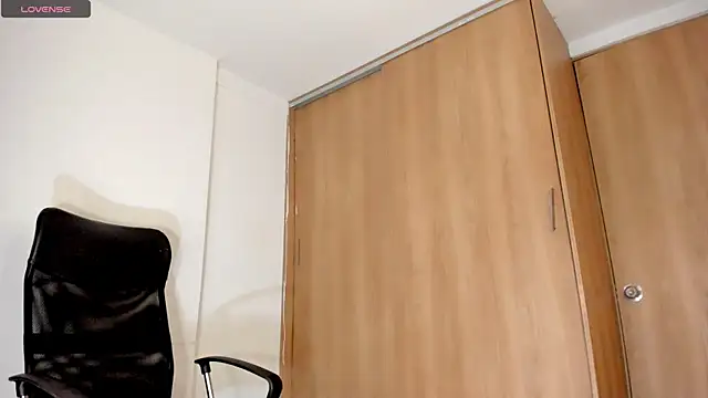 Nicol_ofi24 Adlı Modelin Web Kamerası Şovu