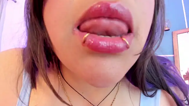Chat XXX en directo de TaraTaylorr