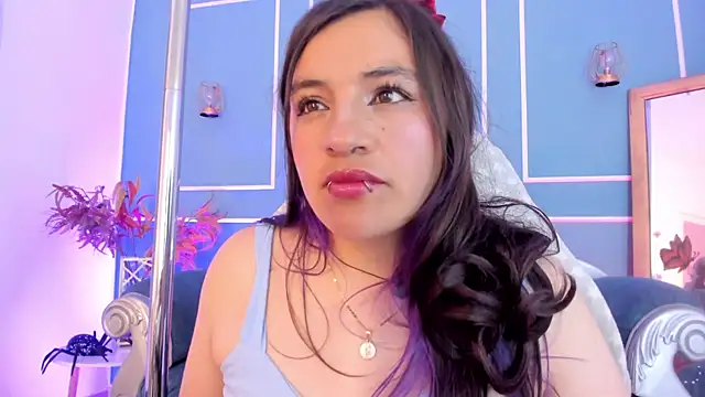 TaraTaylorr Chat XXX in diretta
