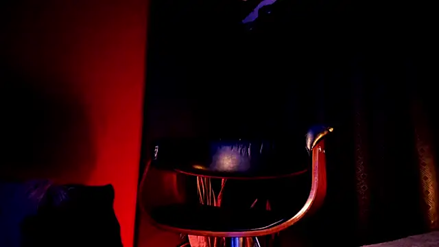 PervertedMissCloe élő XXX-chatje