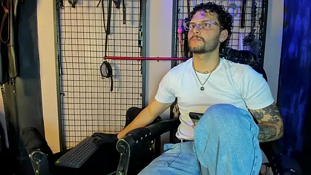 Twisted_Fantasy Chat XXX live
