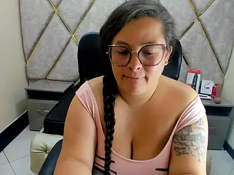 Sarah_Boobs_'s Live XXX Chat