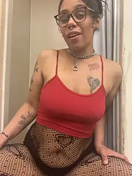Desirae_Luciano's Live XXX Chat