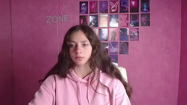 KissMeJulia élő XXX-chatje