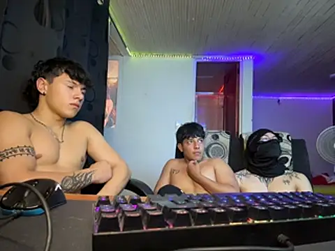 Show modela jffken na web-kameri
