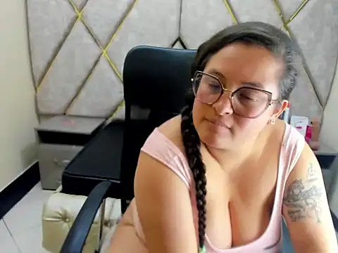Czat XXX na żywo – Sarah_Boobs_