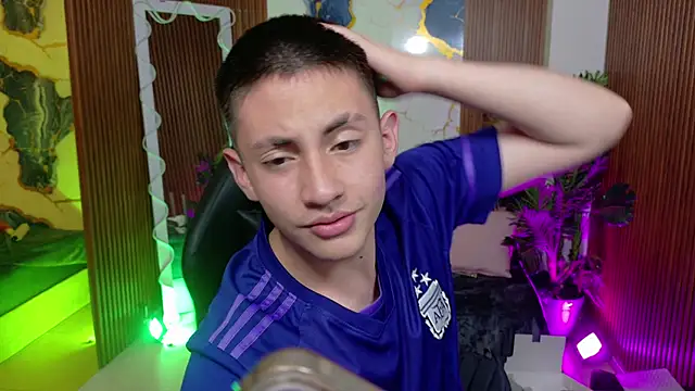 Andres_Tay Chat XXX live