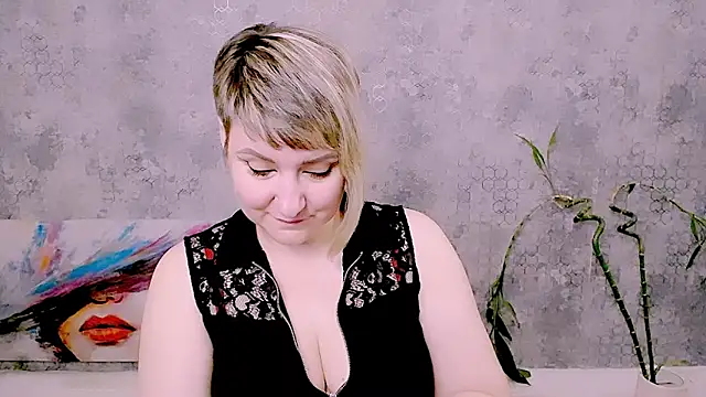 Djullia Chat XXX live