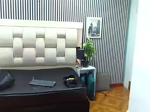 Alex_Wolft Adlı Modelin Canlı XXX Sohbeti