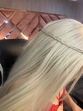 lya_nekko_ élő XXX-chatje