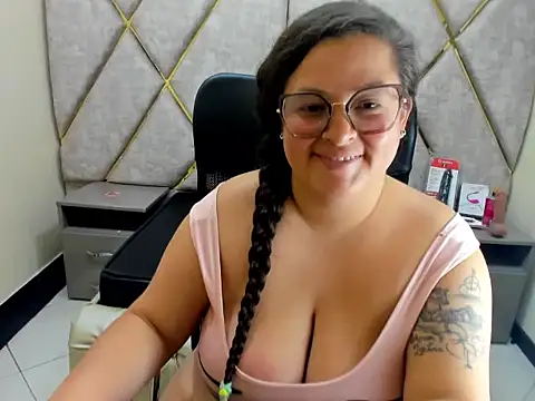 Chat +18 de Sarah_Boobs_ ao vivo