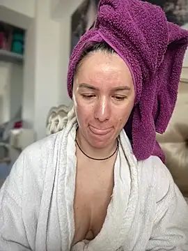 HotXMom_ Obrolan Langsung XXX