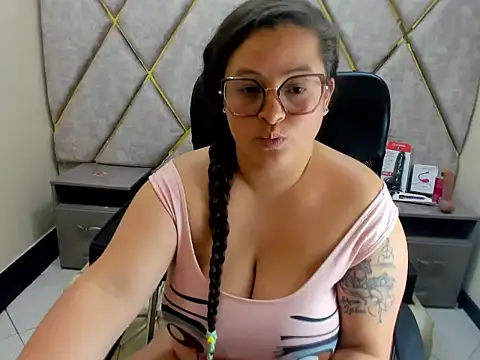 Sarah_Boobs_ Chat XXX live