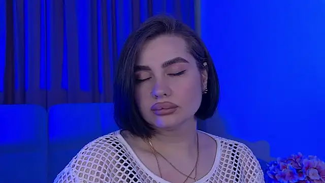 AdrianaToress Chat XXX in diretta
