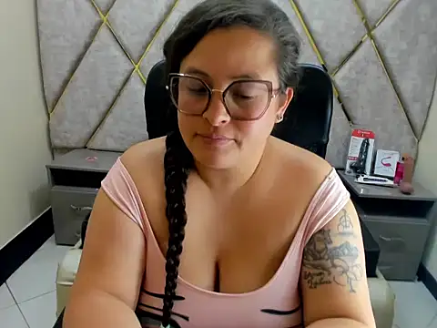 Sarah_Boobs_'s Live XXX Chat