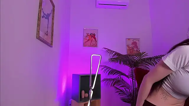 AliciaCore Adlı Modelin Canlı XXX Sohbeti