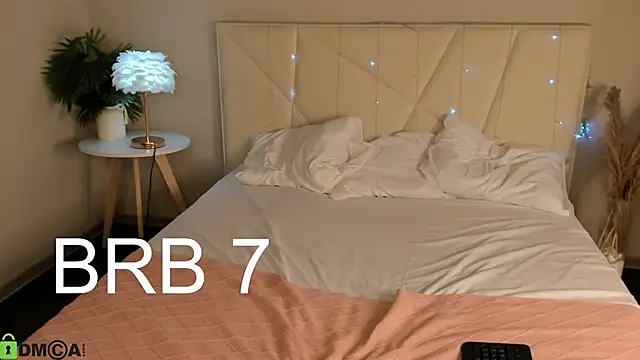 Aria_Mila 即時 XXX 聊天