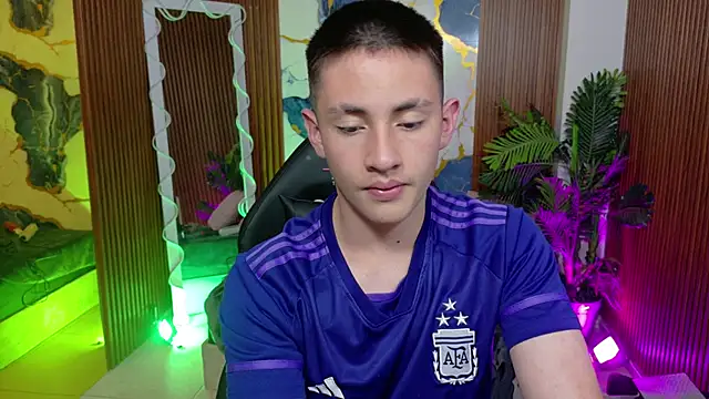 Andres_Tay Chat XXX live