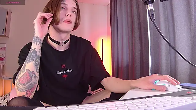 midwestemoqueen 网络视讯表演