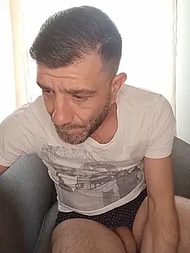 Alexdaniel89 即時 XXX 聊天