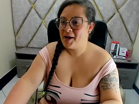 Sarah_Boobs_'s Live XXX Chat