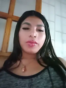 MeelFox Adlı Modelin Canlı XXX Sohbeti