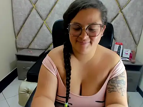 Sarah_Boobs_: онлайн-секс-чат