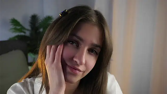 XXX chat uživo modela ClarineCasebolt