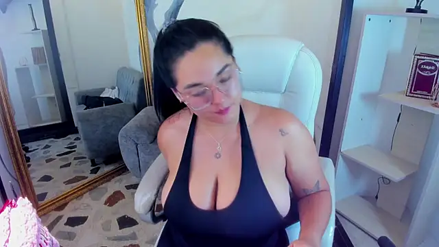 Chat XXX en directo de CelesteBrucee