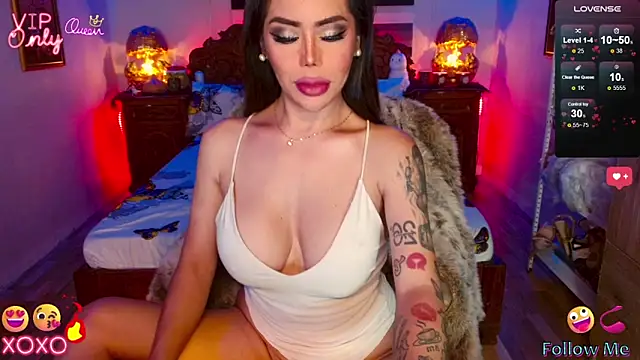 Pokazy przed kamerką – _QueenGoddess_
