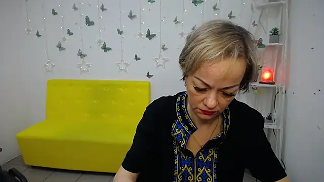 Chat XXX en directo de NikaMayu