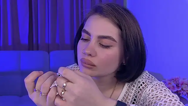 Chat +18 de AdrianaToress ao vivo