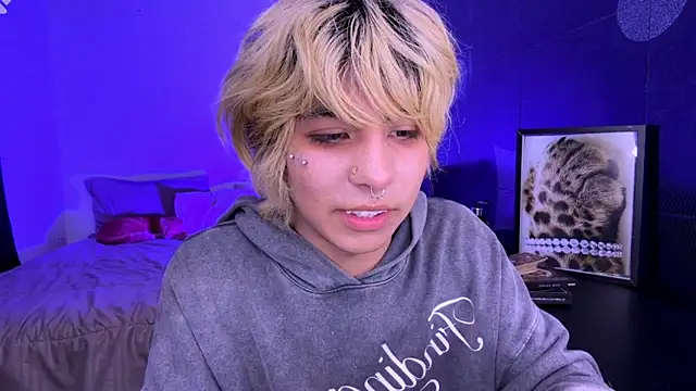 Aronn_44 Webcam Show