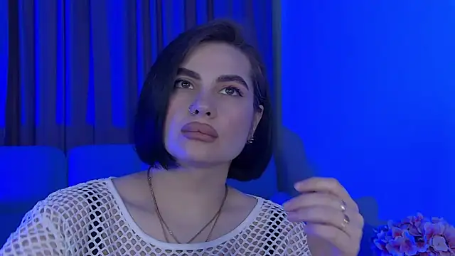AdrianaToress Chat XXX in diretta