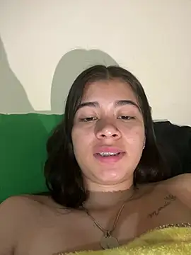 Kloe_1223 Show in webcam