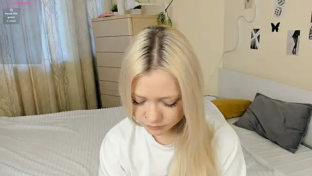 MidnightPoise's Live XXX Chat
