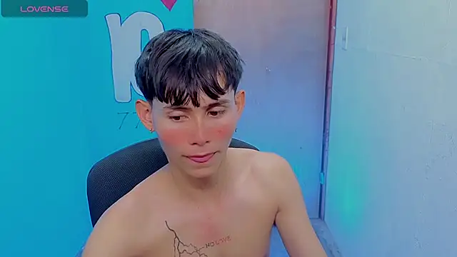 tanjiro_cute Adlı Modelin Web Kamerası Şovu