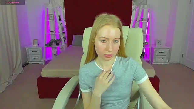 Pokazy przed kamerką – Alina_Blonde