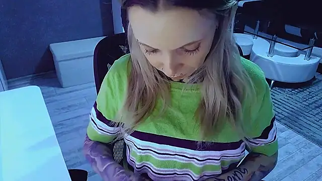 InesGold's Live XXX Chat