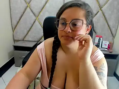 Sarah_Boobs_'s Live XXX Chat