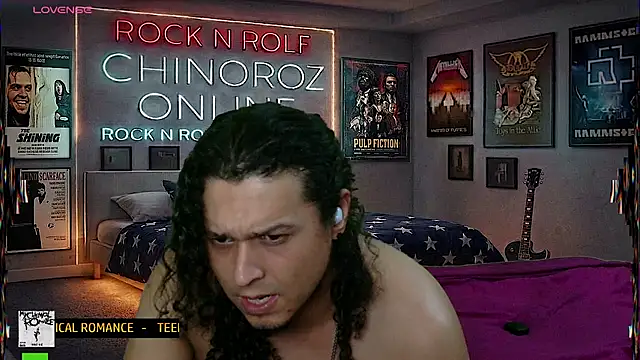 Czat XXX na żywo – chino_roz
