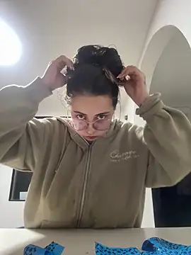 SarahCastro1_'s Live XXX Chat