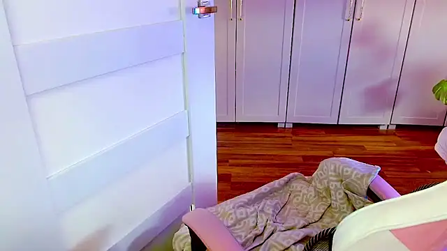 Chat +18 de teaseDiana ao vivo