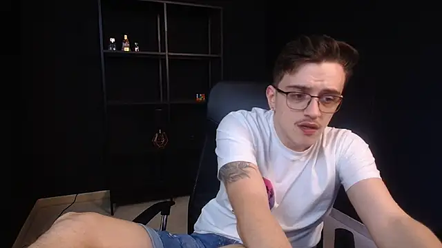 دردشة FelixStarkk الجنسية المباشرة