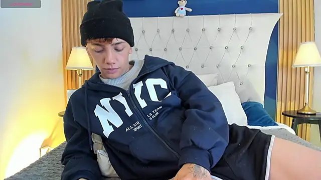 Tomy_Rox's Live XXX Chat